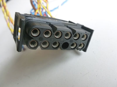 1997 BMW 528i E39 - Stereo Radio Amplifier (Amp)  Connector Plug W/ Pigtail 13781382